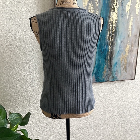 Roz & Ali Too - Picture 3 of 6